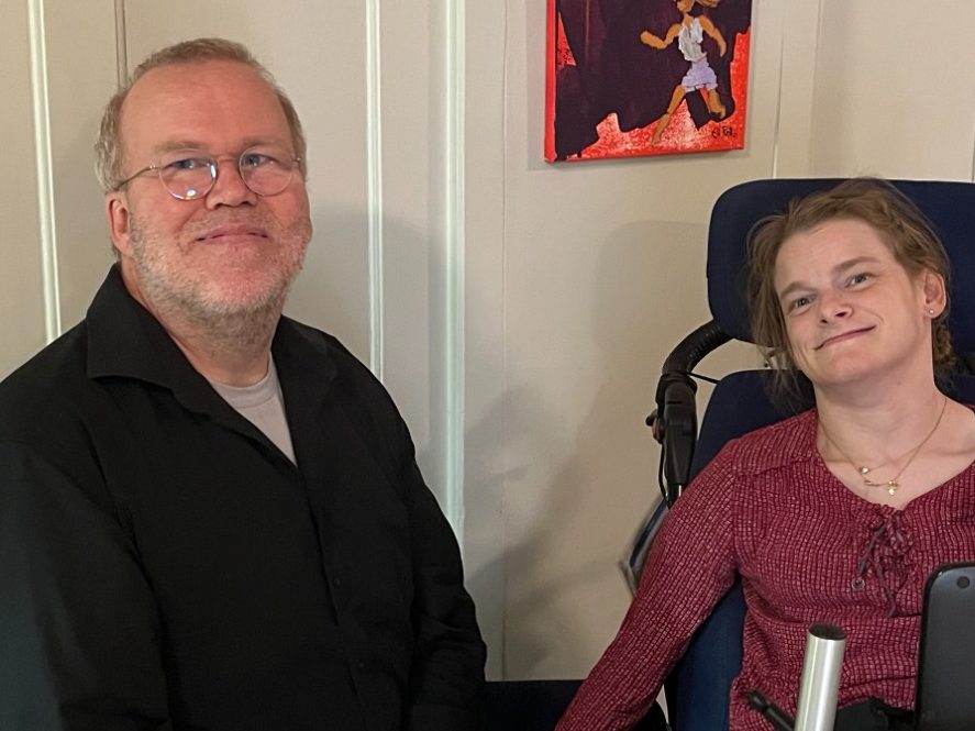 Nele Diercks mit einem Gespr&auml;chspartner
